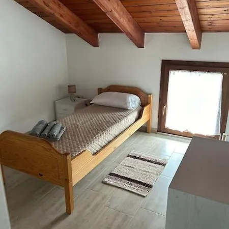 L'oliveto Apartment *