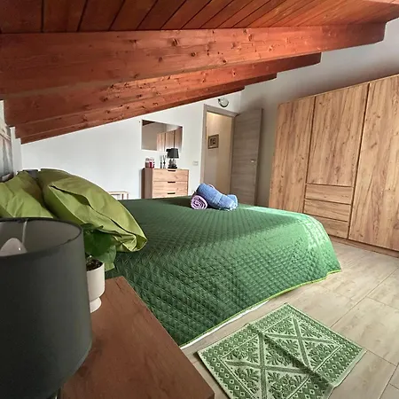 L'oliveto Apartment *